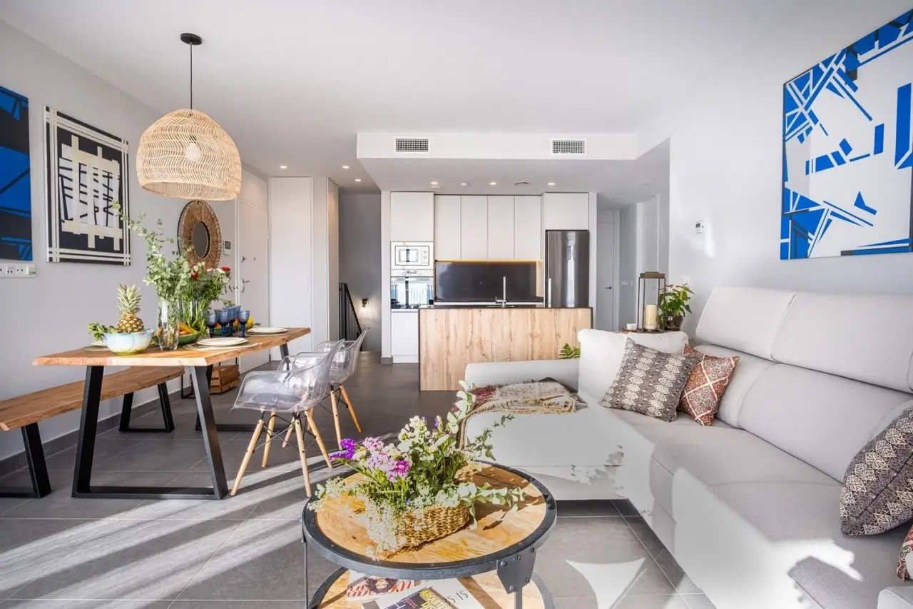 799ec6451a7065f7dabd_xlarge