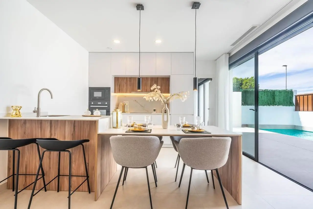 afcbedfb3a05b2c2c995_xlarge