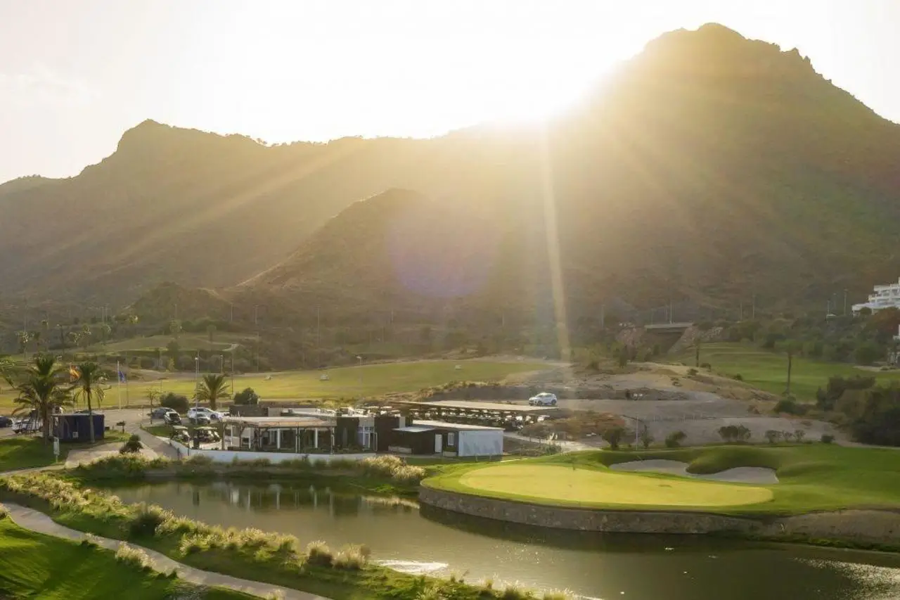 e819ea10dc989e2f7437_xlarge