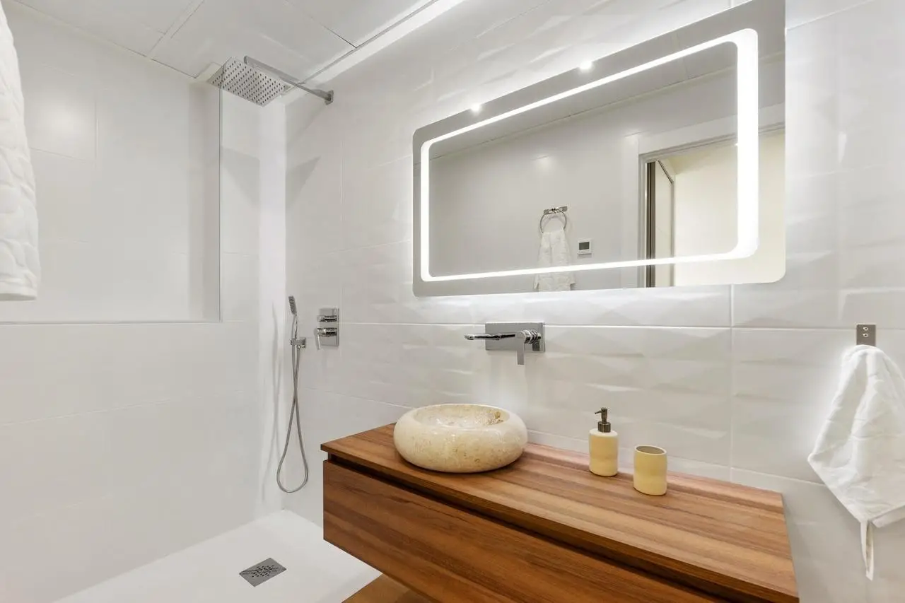 6bac1991e88f8c4f37ed_xlarge