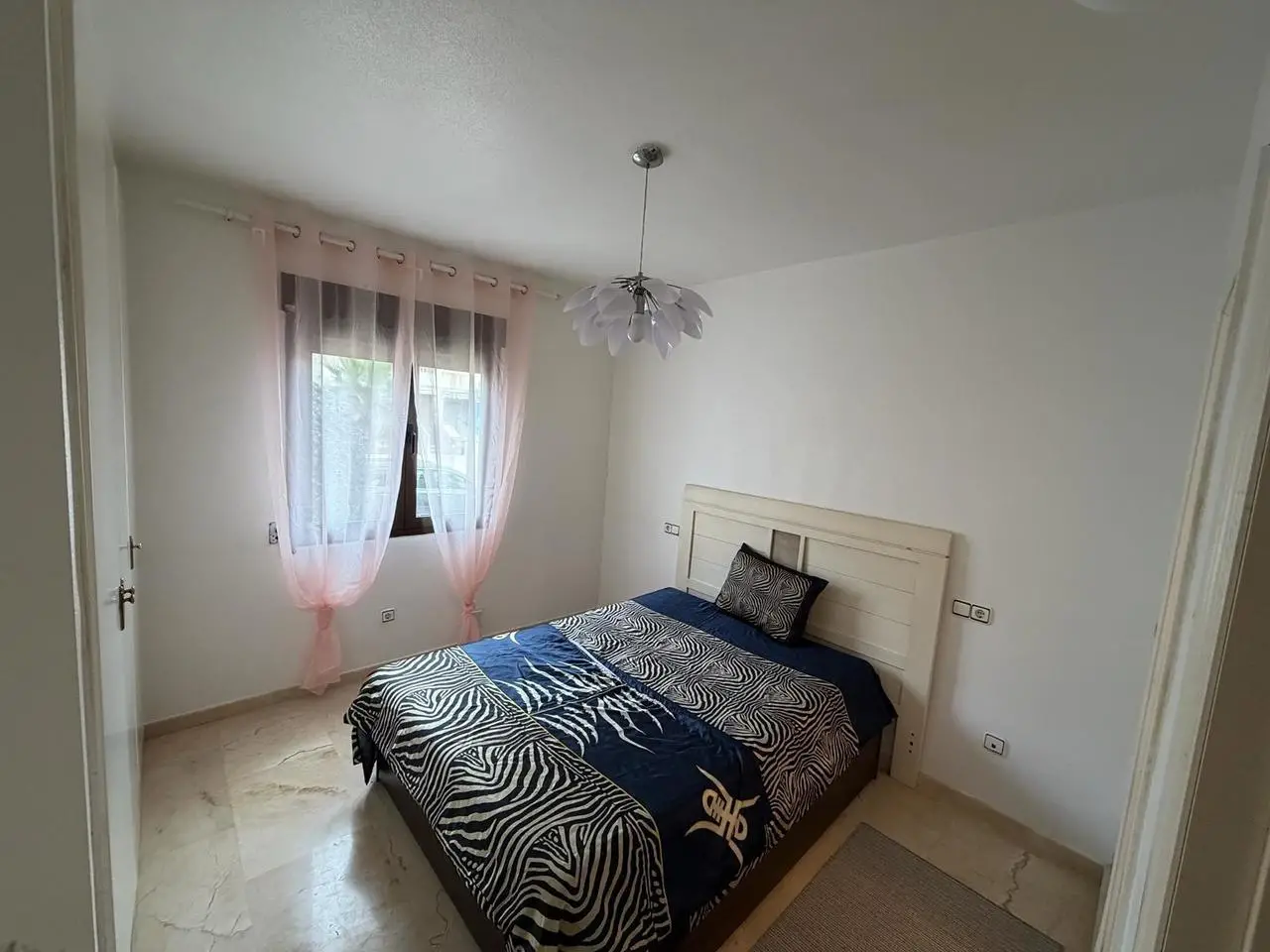 a566431fede0a4e7c868_xlarge